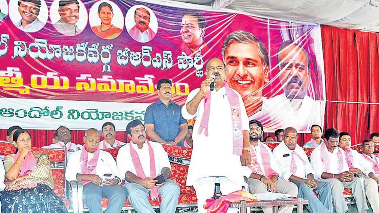 విజయఢంకాలగ మోగించాలి