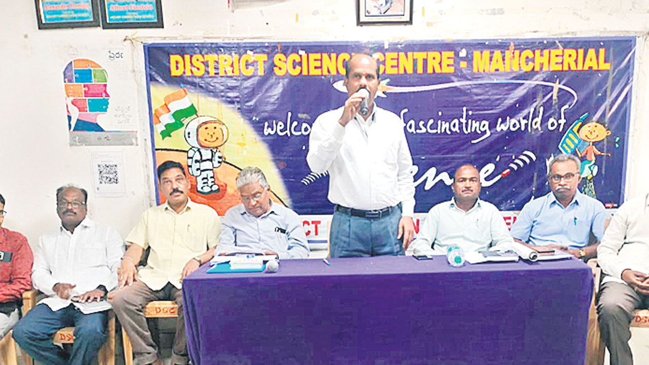 ‘పది’లో వందశాతం ఉత్తీర్ణతే లక్ష్యంగా సాగాలి