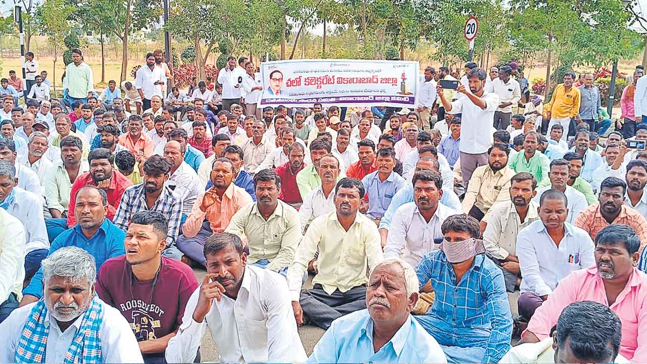 దళితబంధు నిధులు ఎందుకివ్వరు?