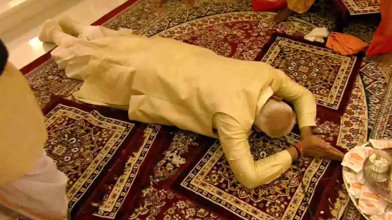 PM Modi | అయోధ్య రాముడికి మోదీ సాష్టాంగ నమస్కారం.. VIDEO