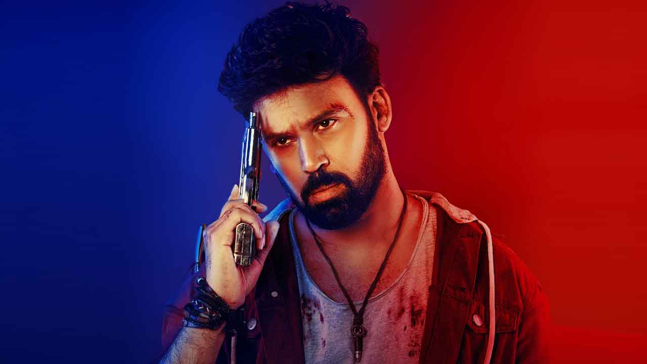 వెంటాడే యుద్ధం ధీర