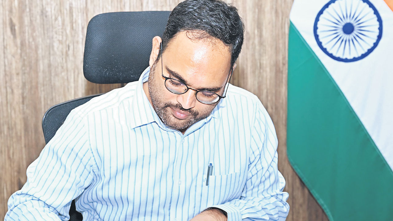 రంగారెడ్డి కలెక్టర్‌గా