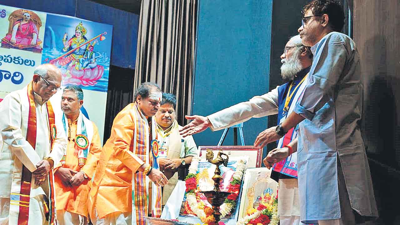 ఆకట్టుకున్న వద్దిపర్తి శతావధానం