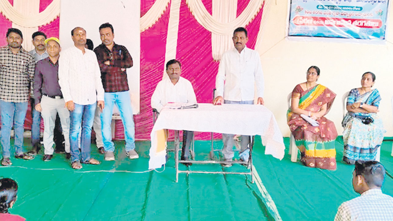 ‘పది’ పరీక్షల్లో ఒత్తిడికి లోనుకావద్దు