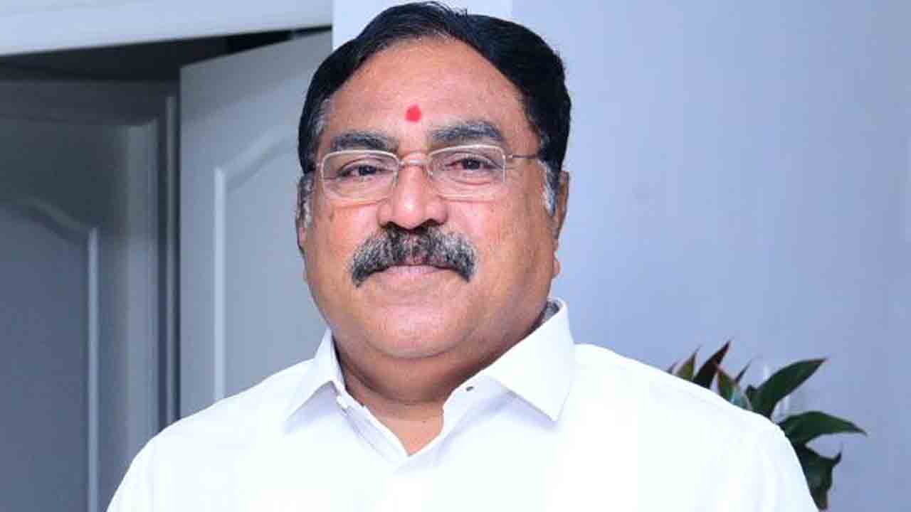 బీఆర్‌ఎస్‌ ప్రజాప్రతినిధులకు రక్షణ కల్పించాలి