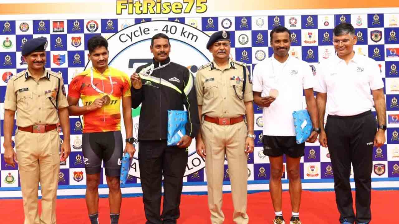 ఫిట్‌రైజ్‌ ట్రయల్‌థాన్‌ విజేత మహారాష్ట్ర