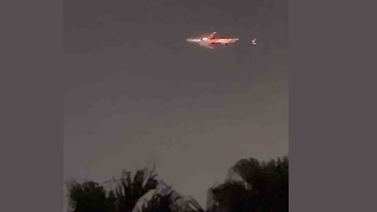 ఆకాశంలో విమానానికి మంటలు