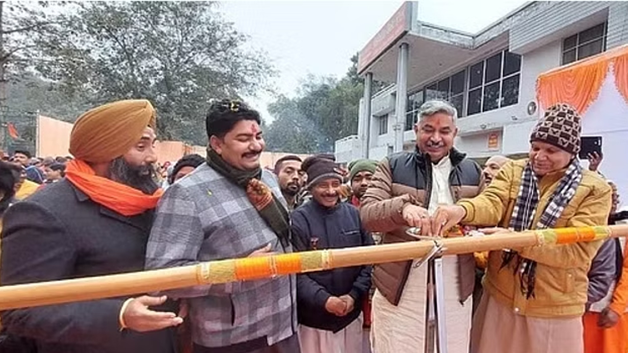 Ayodhya | అయోధ్య రామయ్యకు 21.6 అడుగుల భారీ వేణువు..! కానుకగా సమర్పించిన ముస్లిం కుటుంబం..!