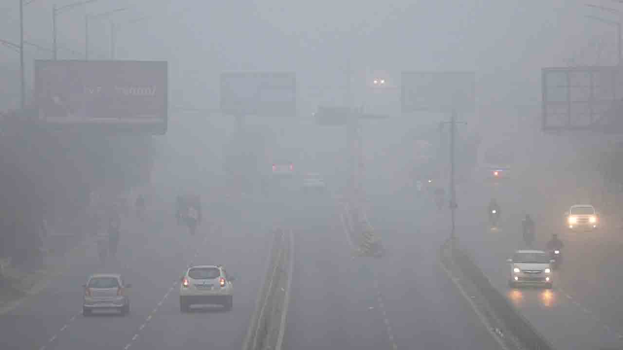 Road accident | ఒకదానినొకటి ఢీకొన్న రెండు బస్సులు.. 40 మందికి గాయాలు