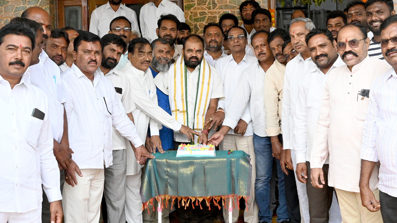 సంబురంగా న్యూ ఇయర్‌ వేడుకలు