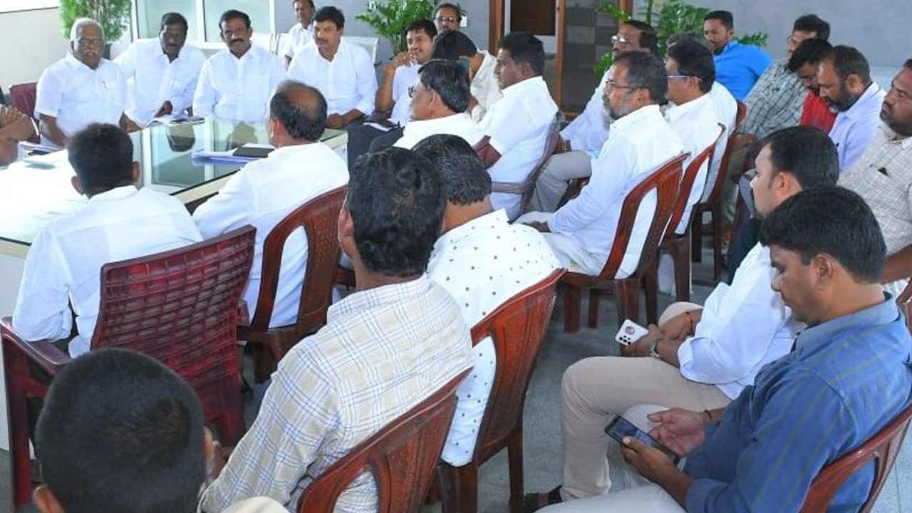 22న బీఆర్‌ఎస్‌ ముఖ్య నాయకుల సమావేశం