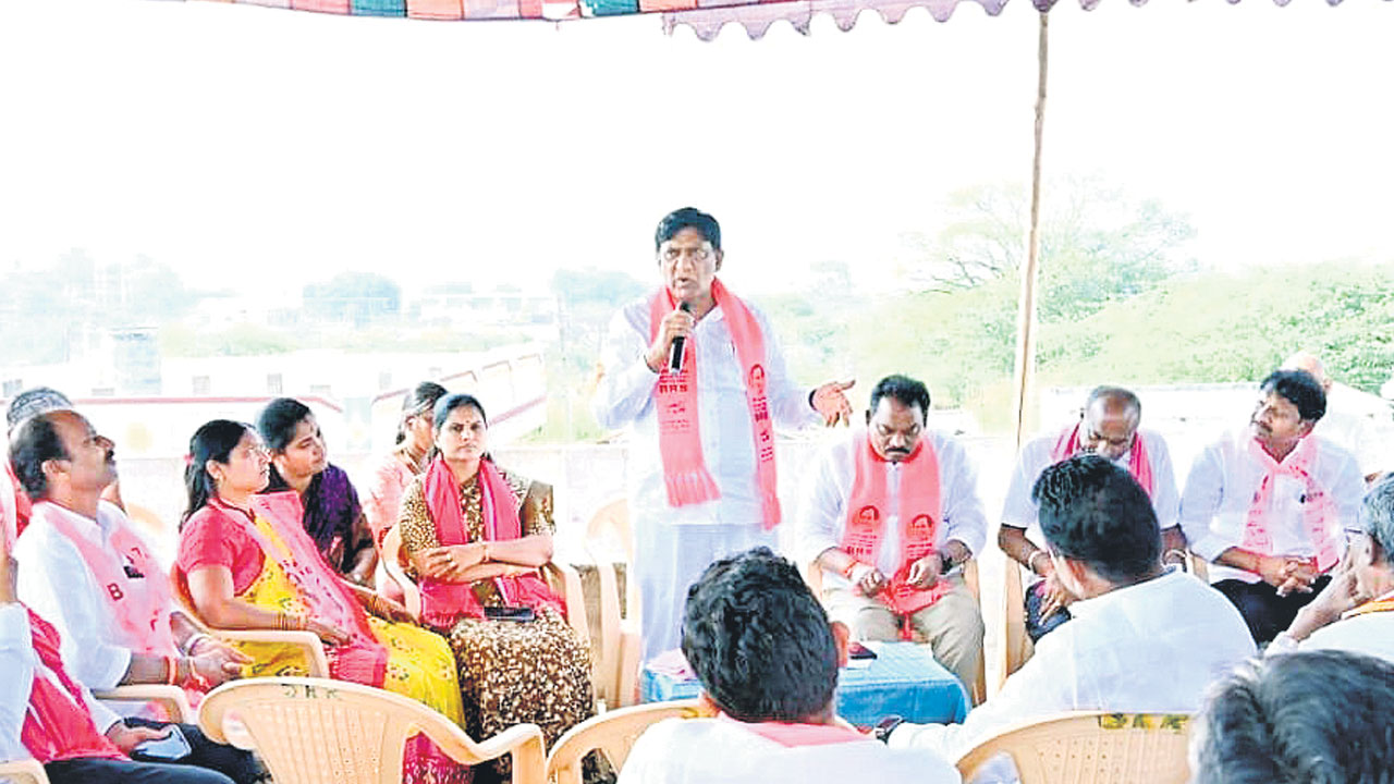 బండి సంజయ్‌ చేసేందేమీ లేదు