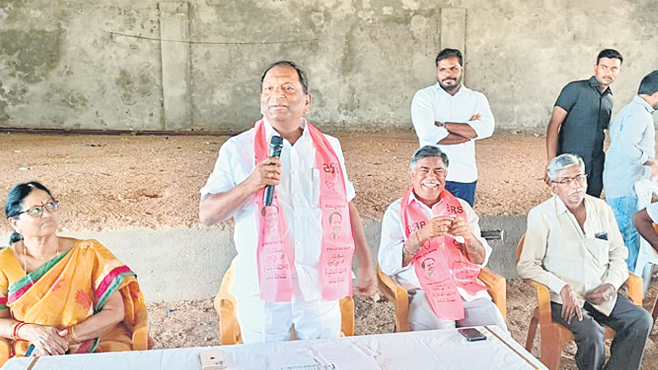 ఢిల్లీ పెద్దలకు రైతులు తాకట్టు