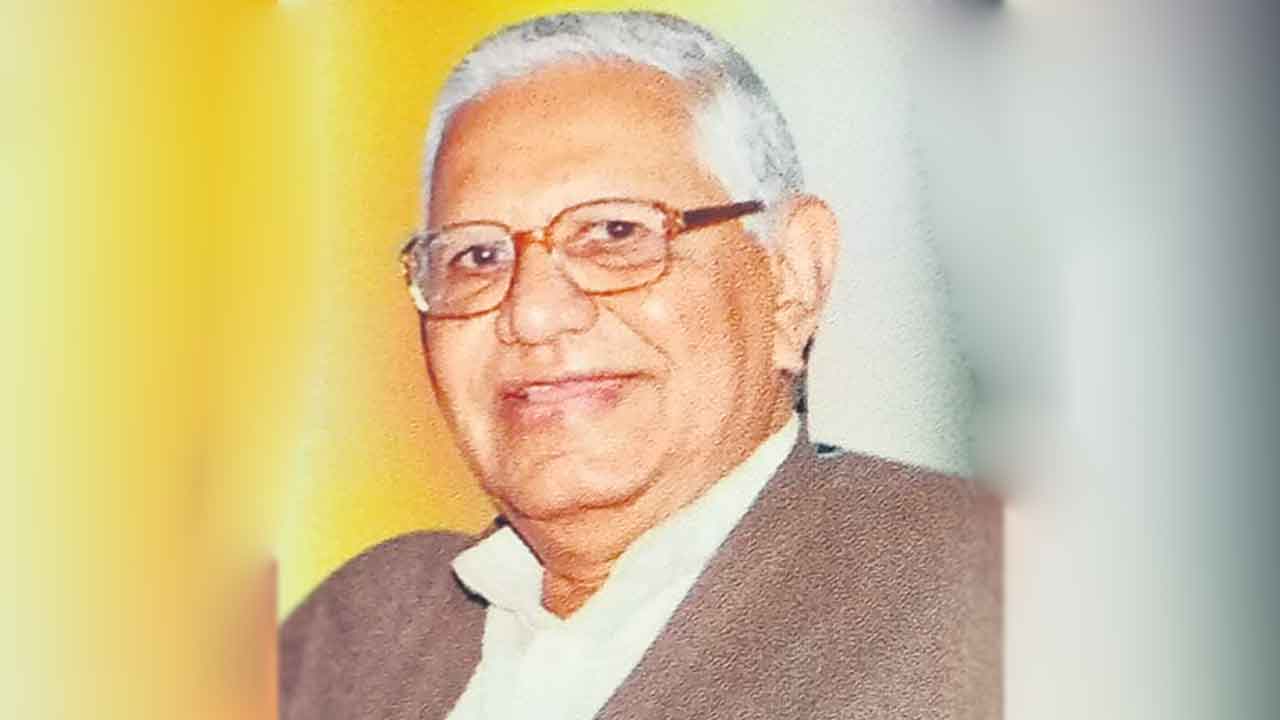 మాజీ మంత్రి పీ నర్సారెడ్డి కన్నుమూత