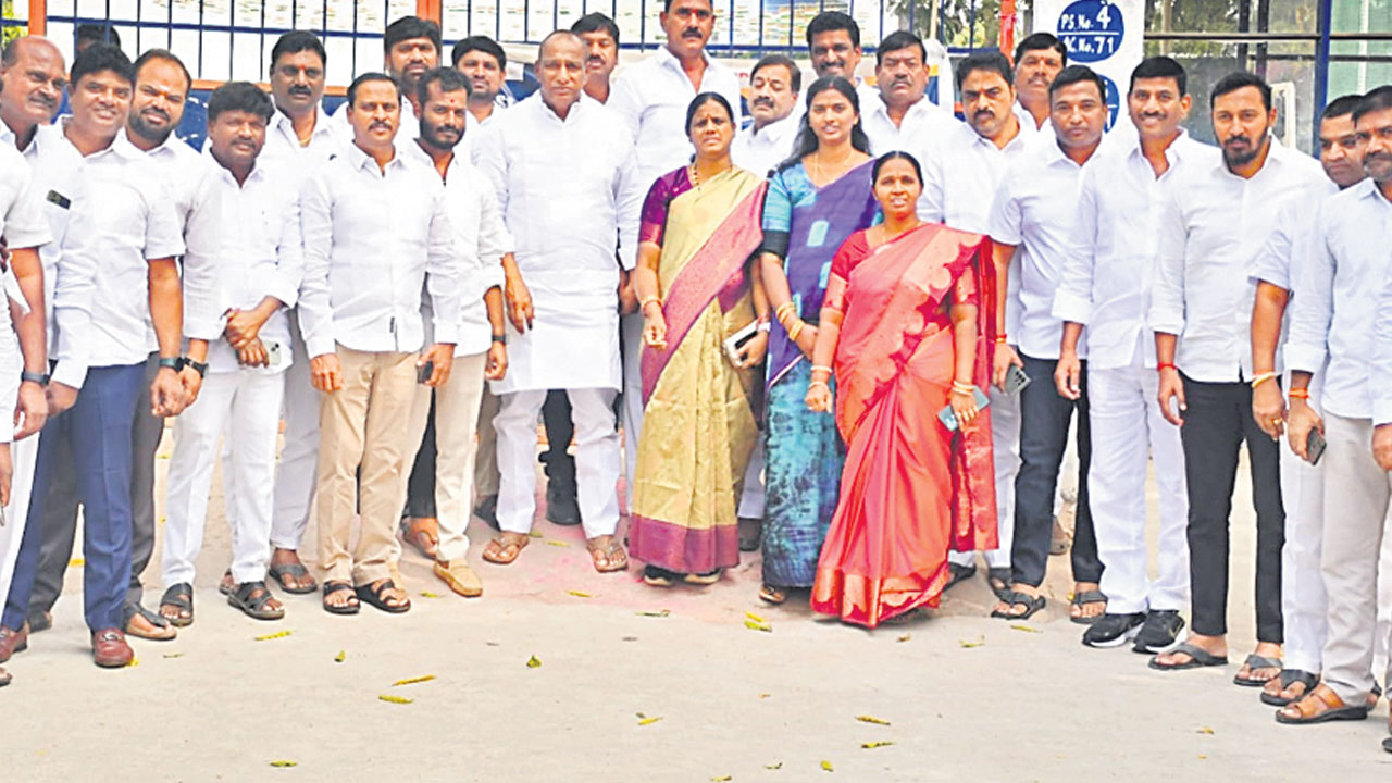 విజయోత్సవాలను విజయంతంగా నిర్వహించుకుందాం