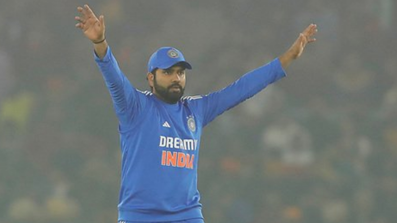 Rohit Sharma: హిట్‌మ్యాన్‌ ఖాతాలో మరో రికార్డు.. ధోని తర్వాత అతడే..