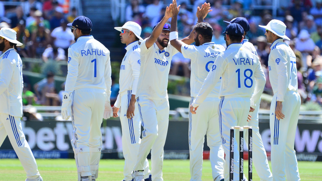 IND vs SA 2nd Test:  సఫారీల ఆట కట్టించిన సిరాజ్‌‌..  55 పరుగులకే కుప్పకూలిన సౌతాఫ్రికా