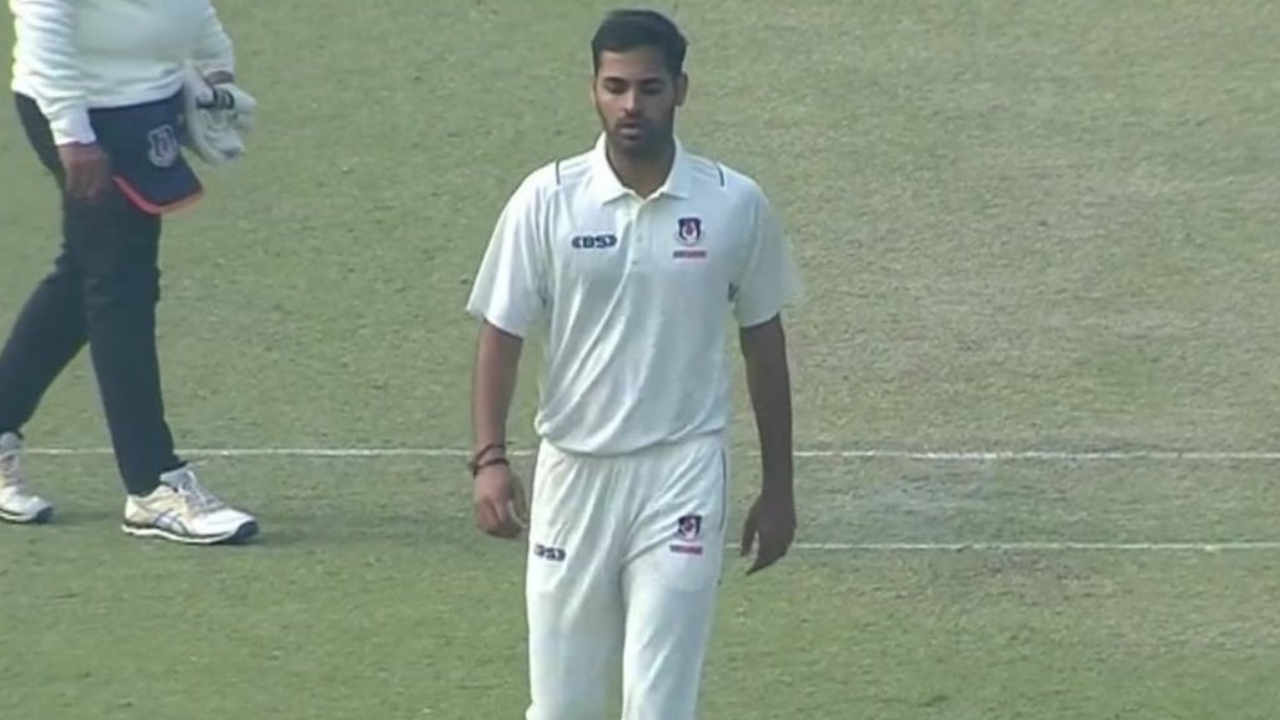 Bhuvneshwar Kumar: దేశవాళీలో కెరీర్‌ బెస్ట్‌ నమోదుచేసిన భువీ.. సెలక్టర్లకు కొత్త చిక్కులు..!