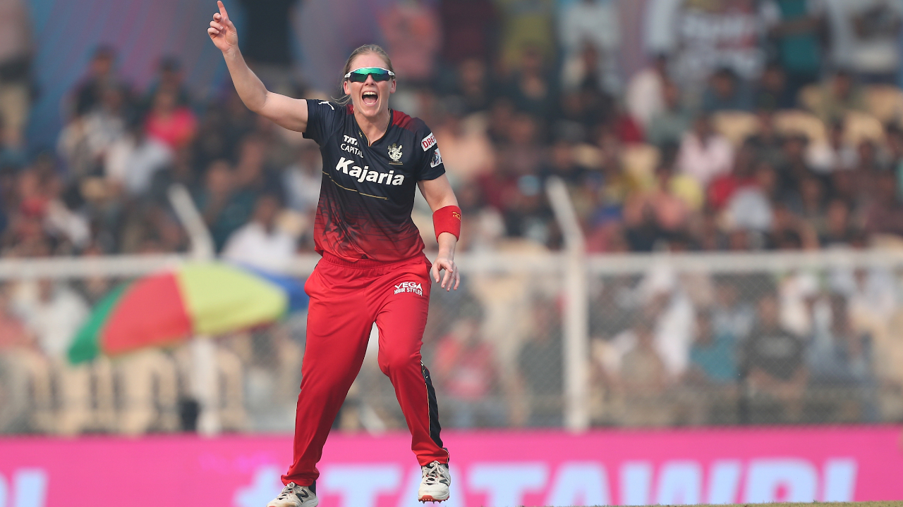 WPL 2024: ఆర్సీబీకి షాక్‌.. వచ్చే సీజన్‌కు దూరమైన స్టార్‌ ప్లేయర్‌