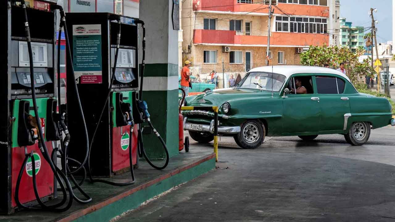 Fuel price | ఫిబ్రవరి 1 నుంచి అక్కడ లీటర్‌ పెట్రోల్‌ ధర రూ.450కి పైనే..!