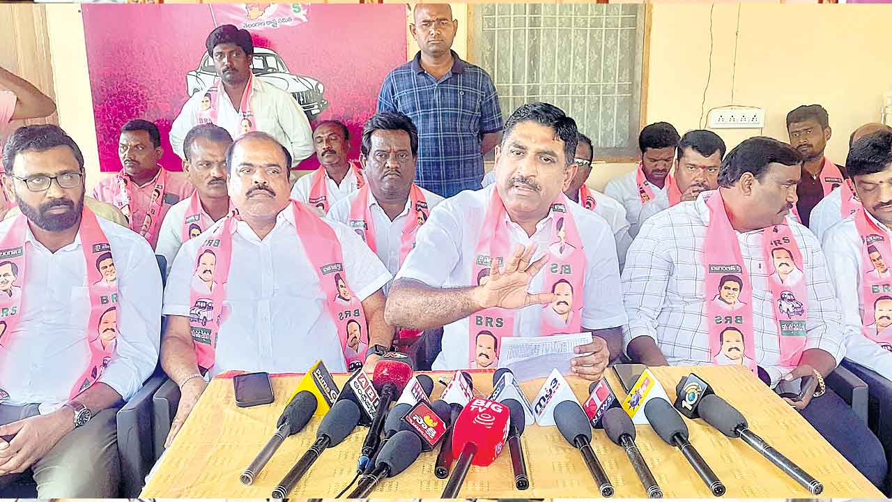 కవ్వంపల్లి క్షమాపణలు చెప్పాల్సిందే