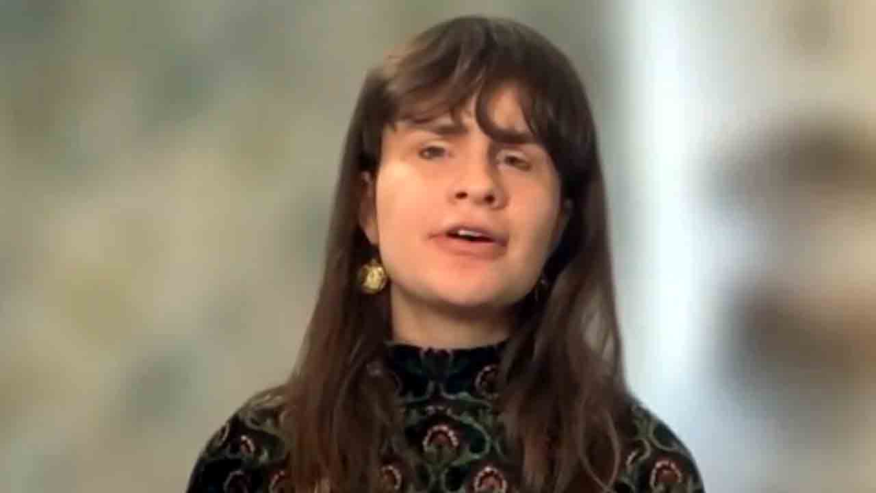 German Singer | జర్మన్‌ సింగర్‌ నోట.. రామ్‌ అయేంగే పాట.. VIDEO