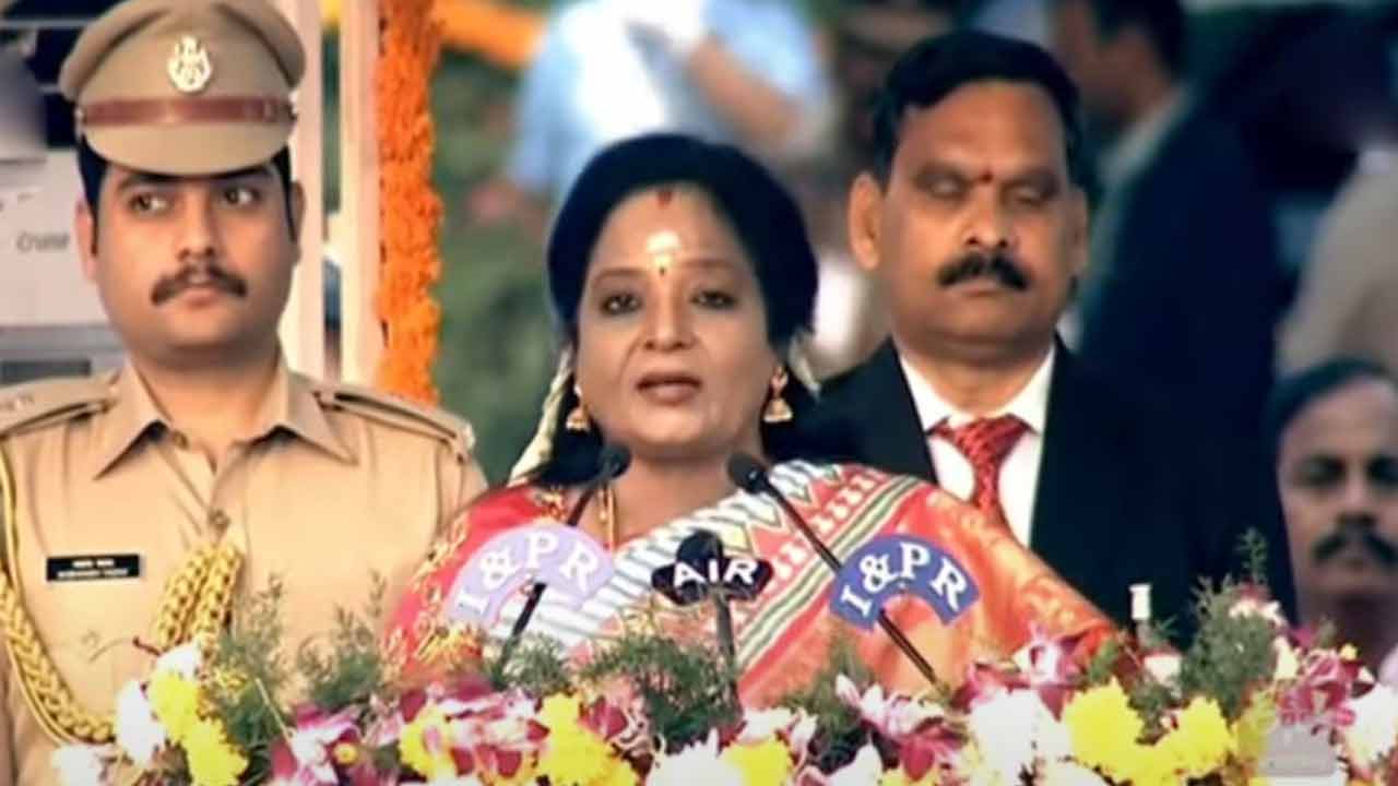 Governor Tamilisai | రాజ్యాంగ స్ఫూర్తితో పరిపాలిస్తేనే పేదవాడికి అభివృద్ధి ఫలాలు: గవర్నర్‌ తమిళిసై