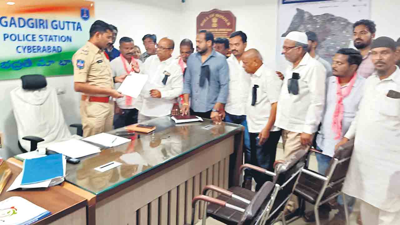 ప్రొ.జయశంకర్‌ విగ్రహం ధ్వంసం