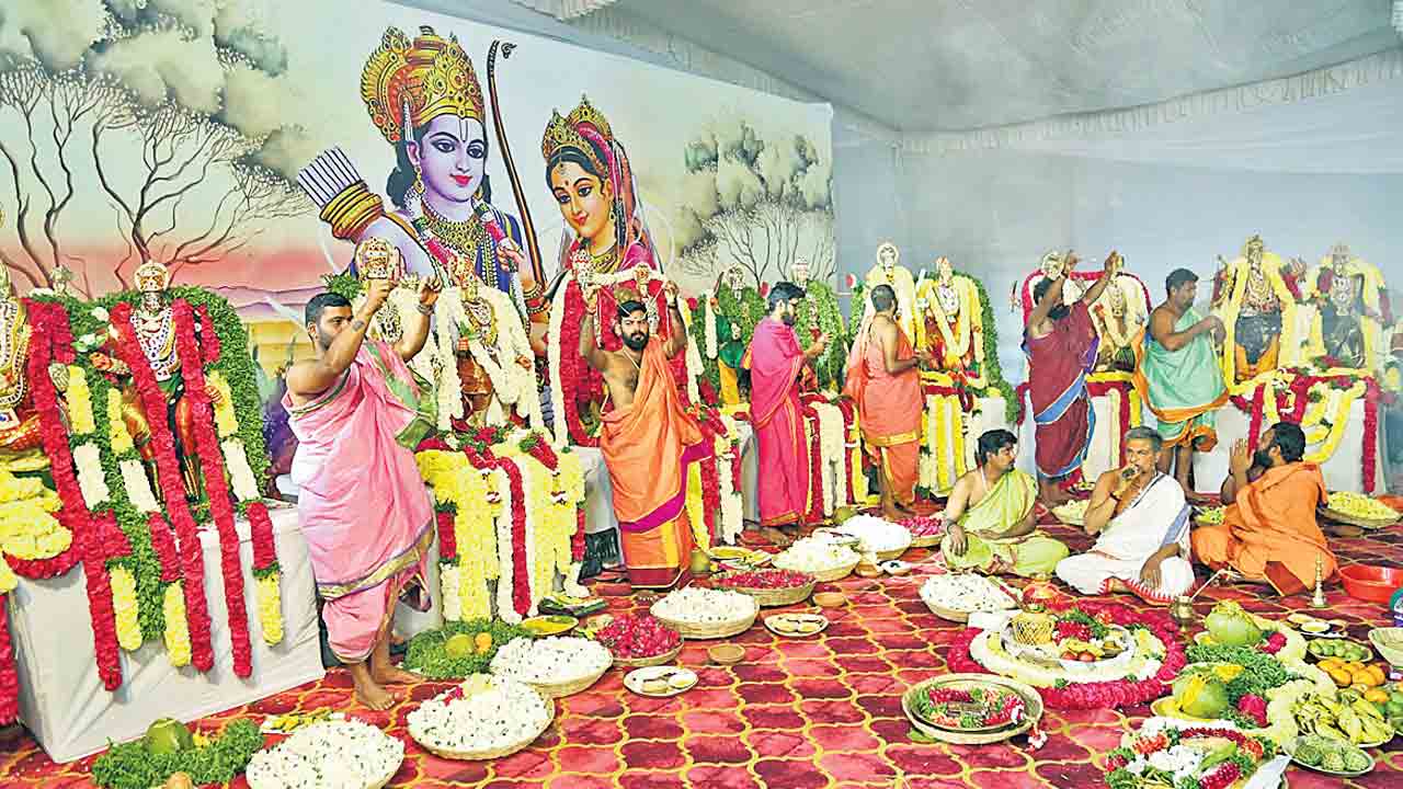 ఎన్టీఆర్‌ స్టేడియంలో.. కోటి ప్రత్యంగిర మహాయాగం