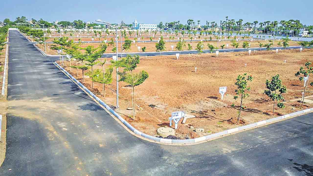 మరో మూడు చోట్ల.. హెచ్‌ఎండీఏ లే అవుట్లు