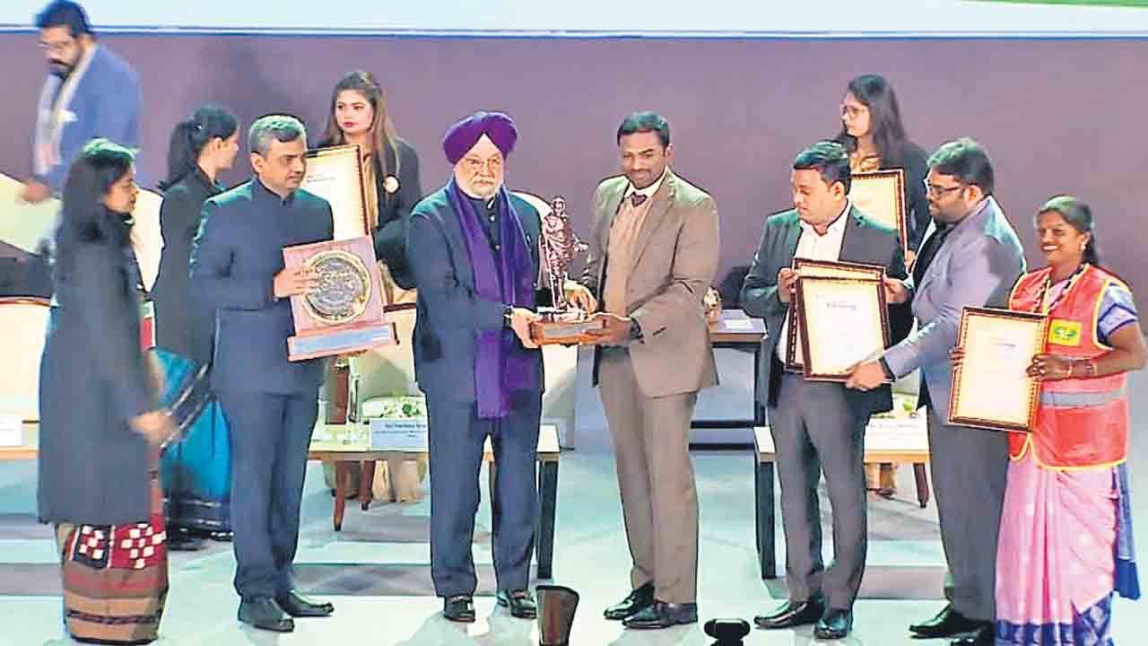 Hyderabad | 5 స్టార్‌ క్లీన్‌ సిటీ హైదరాబాద్‌.. స్వచ్ఛ సర్వేక్షణ్‌లో జీహెచ్‌ఎంసీకి జాతీయ అవార్డు