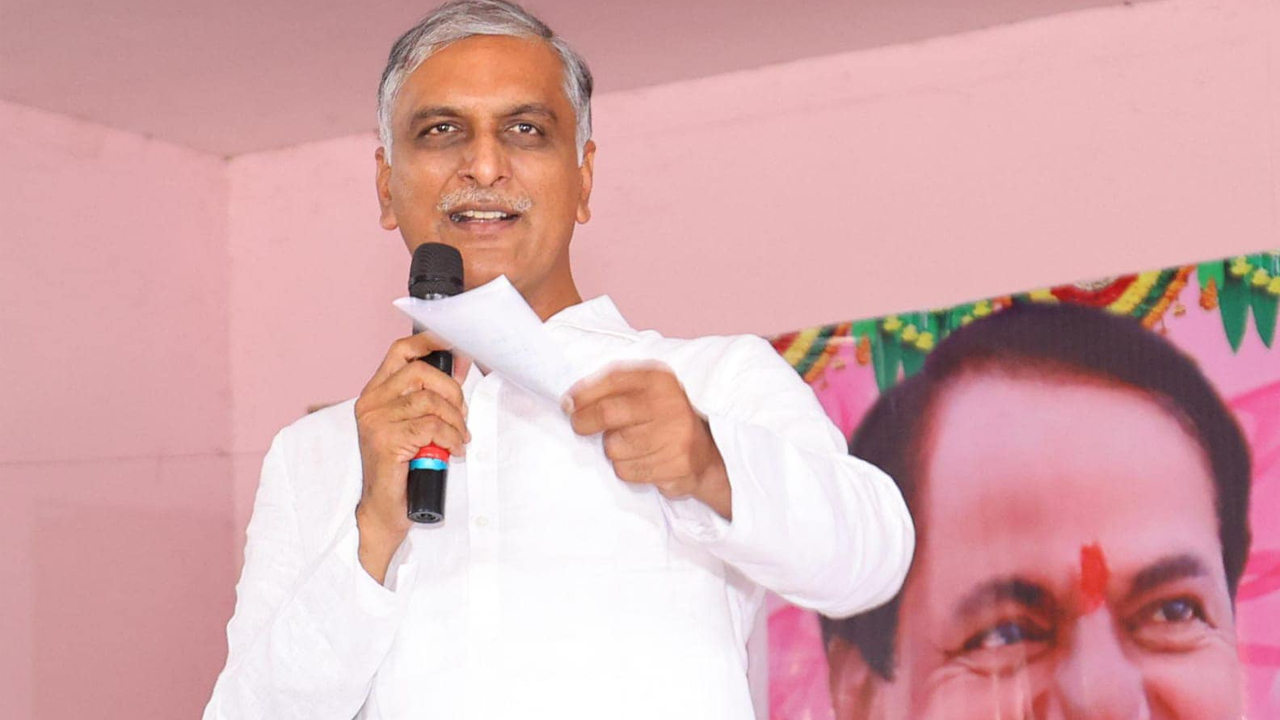 Harish Rao | కేటీఆర్ దావోస్ వెళ్లి పెట్టుబడులు తెస్తే వేస్ట్ అన్నారు.. ఇప్పుడే ఏం సమాధానం చెబుతారు.. కాంగ్రెస్ను నిలదీసిన హరీశ్రావు