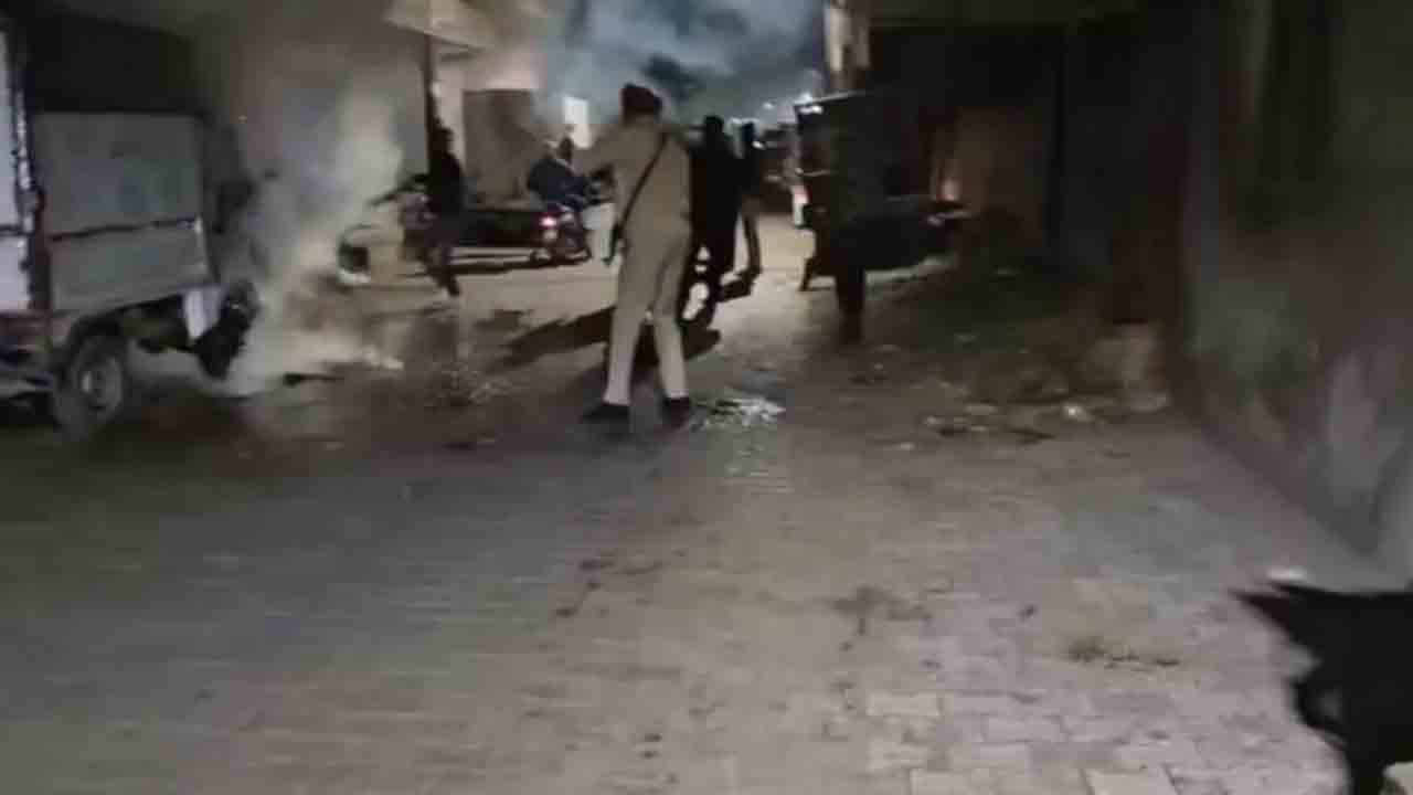 House fire | విద్యుత్‌ షార్ట్‌ సర్క్యూట్‌తో ఇంట్లో మంటలు.. యజమానితోపాటు పెంపుడు కుక్క సజీవదహనం..!