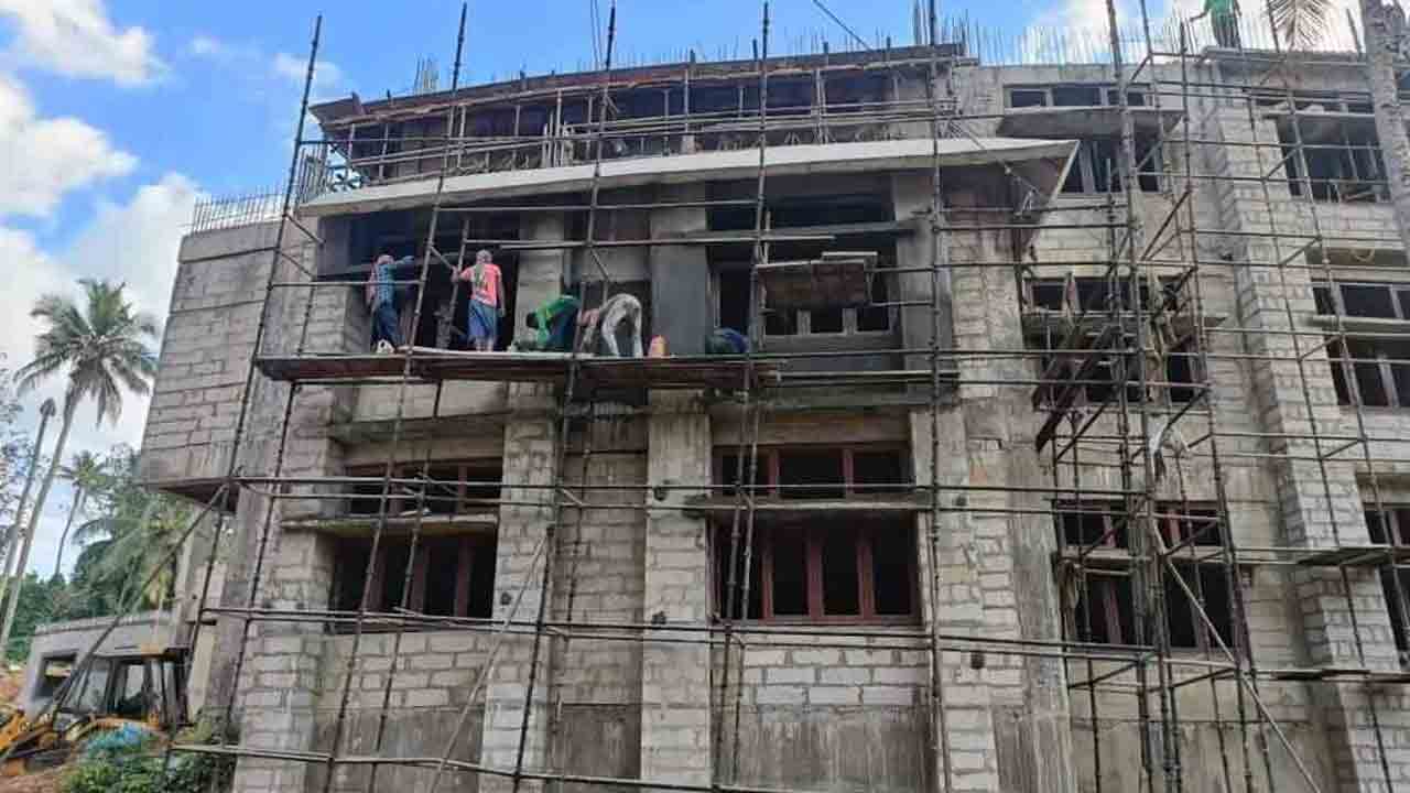 డెవలపర్‌తోపాటు భూ యజమానిదీ సమాన బాధ్యత