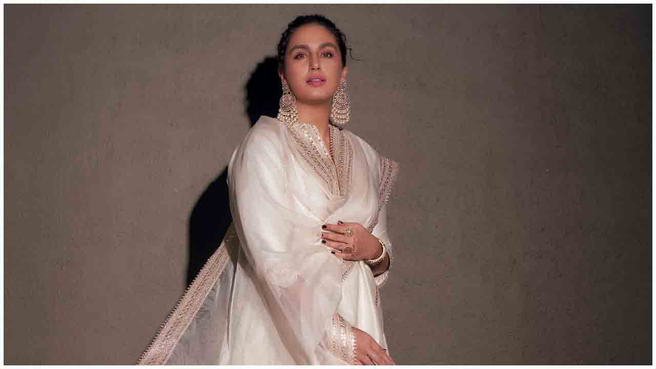 Huma Qureshi | గ్లామర్ అందాలతో సోషల్ మీడియాను షేక్ చేస్తున్న హుమా ఖురేషి..