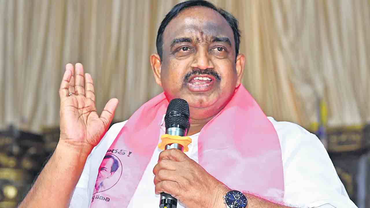 మంత్రి అసత్య ప్రచారం మానుకోవాలి