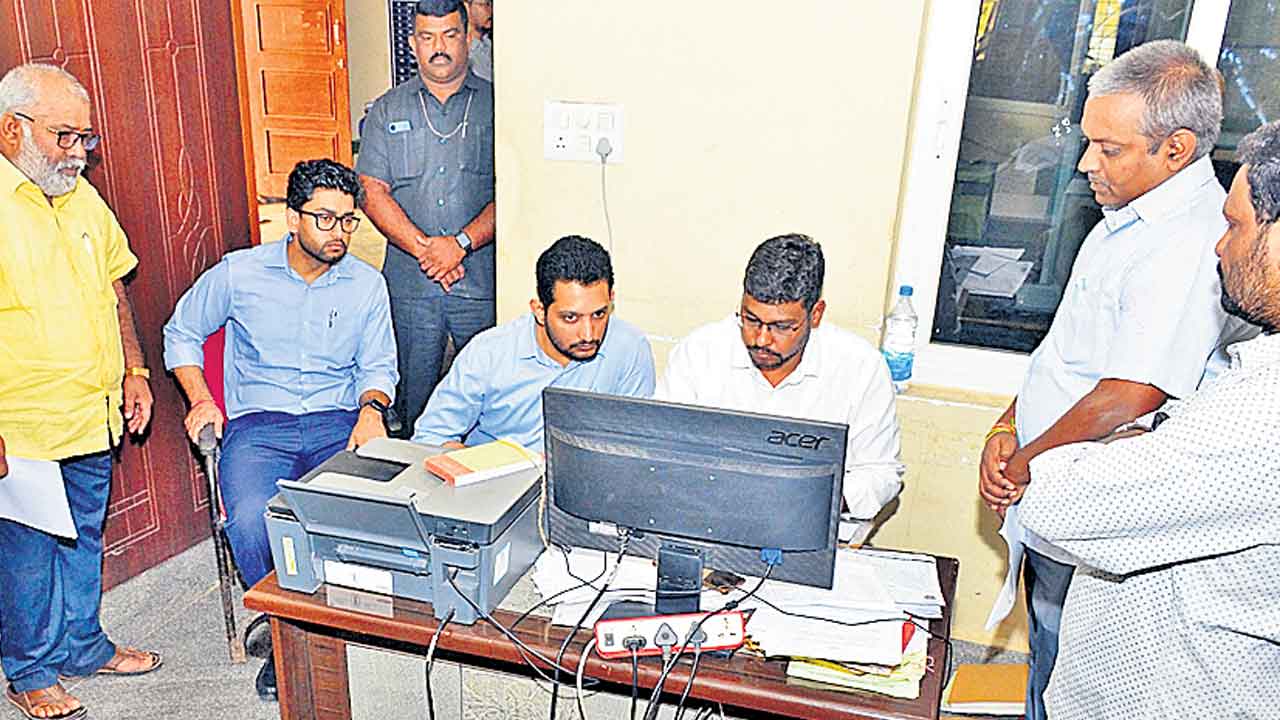 17 వరకు ఆన్‌లైన్‌లో నమోదు