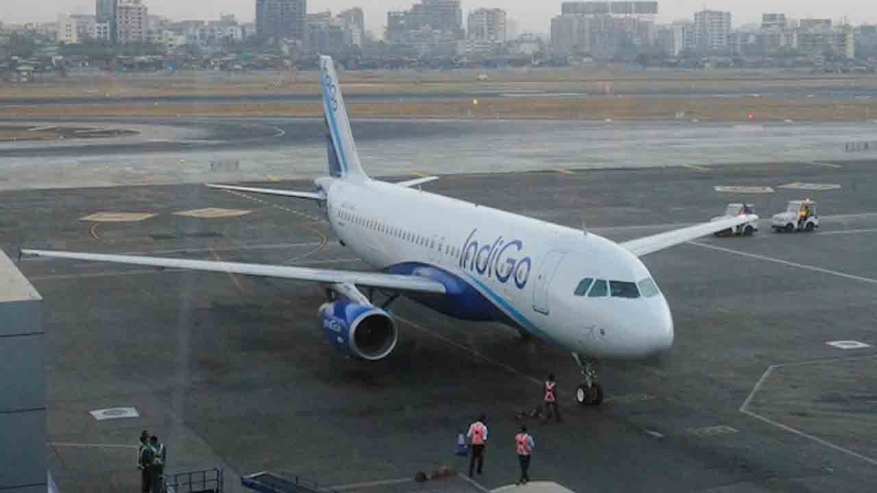 IndiGo Plane | ట్యాక్సీవే మిస్ అయిన ఇండిగో విమానం.. కొంతసేపు రన్‌వే బ్లాక్‌