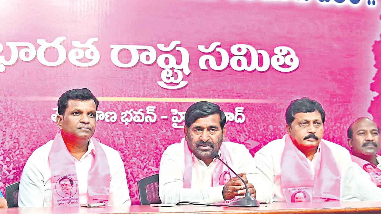 తెలంగాణ హక్కుల సాధనలో రాజీపడం