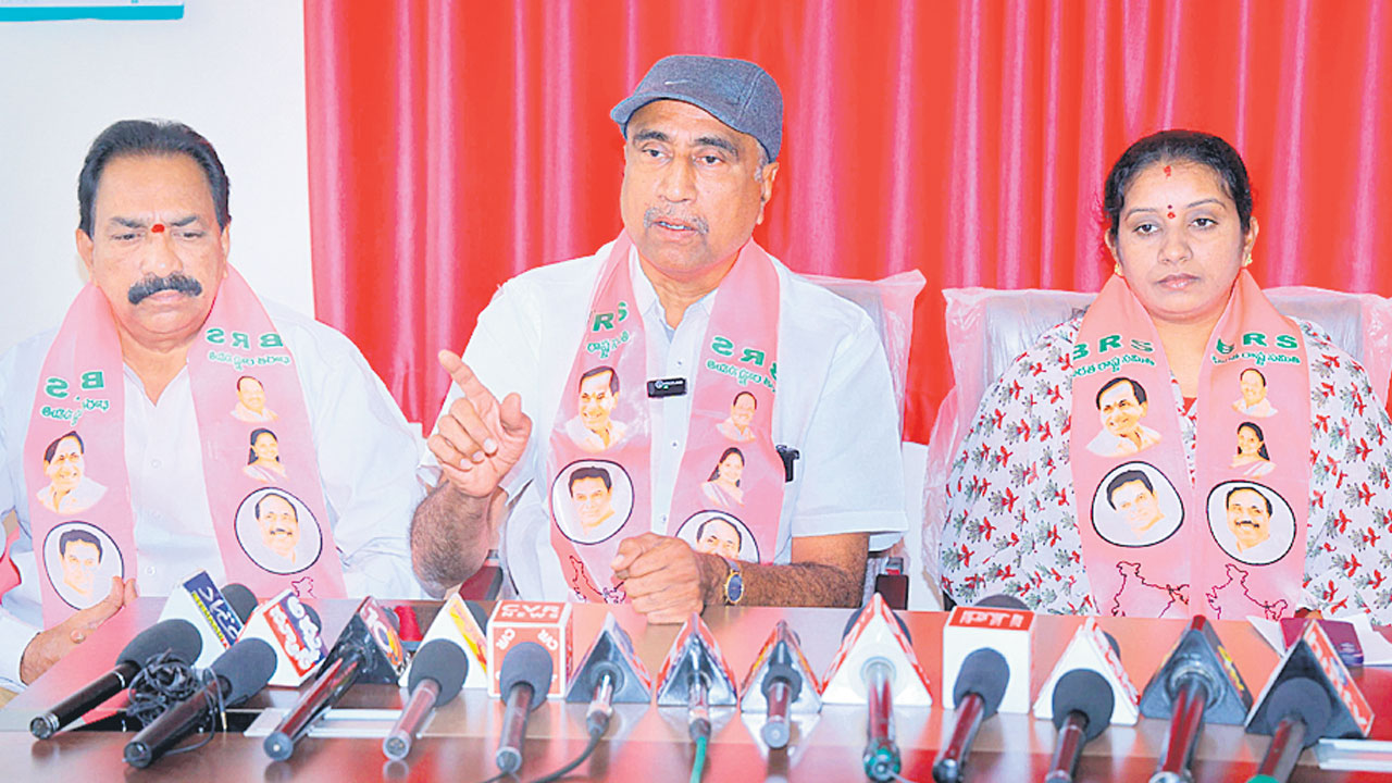 తప్పుడు కేసులు పెడితే ఊరుకోం