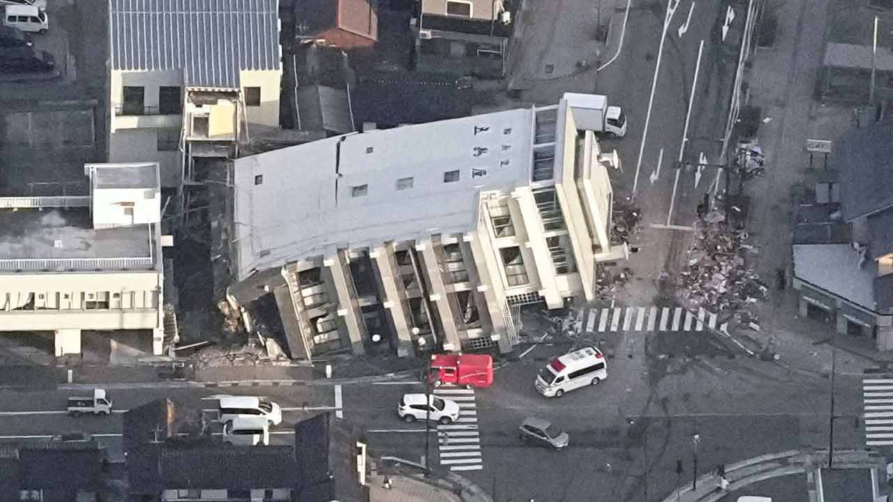 Japan Earthquake | జపాన్‌లో 155 సార్లు కంపించిన భూమి.. 8 మంది మృతి