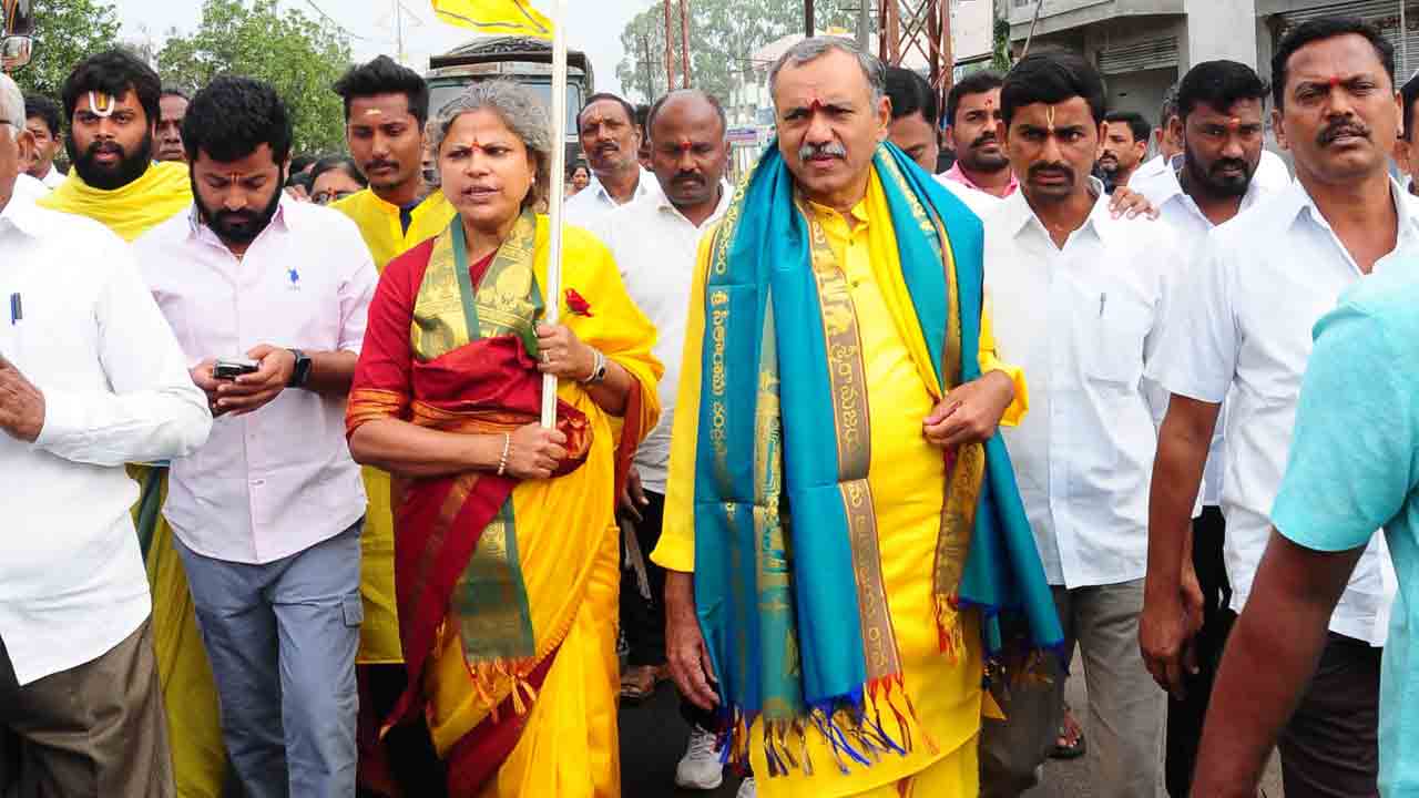 తిరుమలకు గండ్ర జ్యోతి పాదయాత్ర