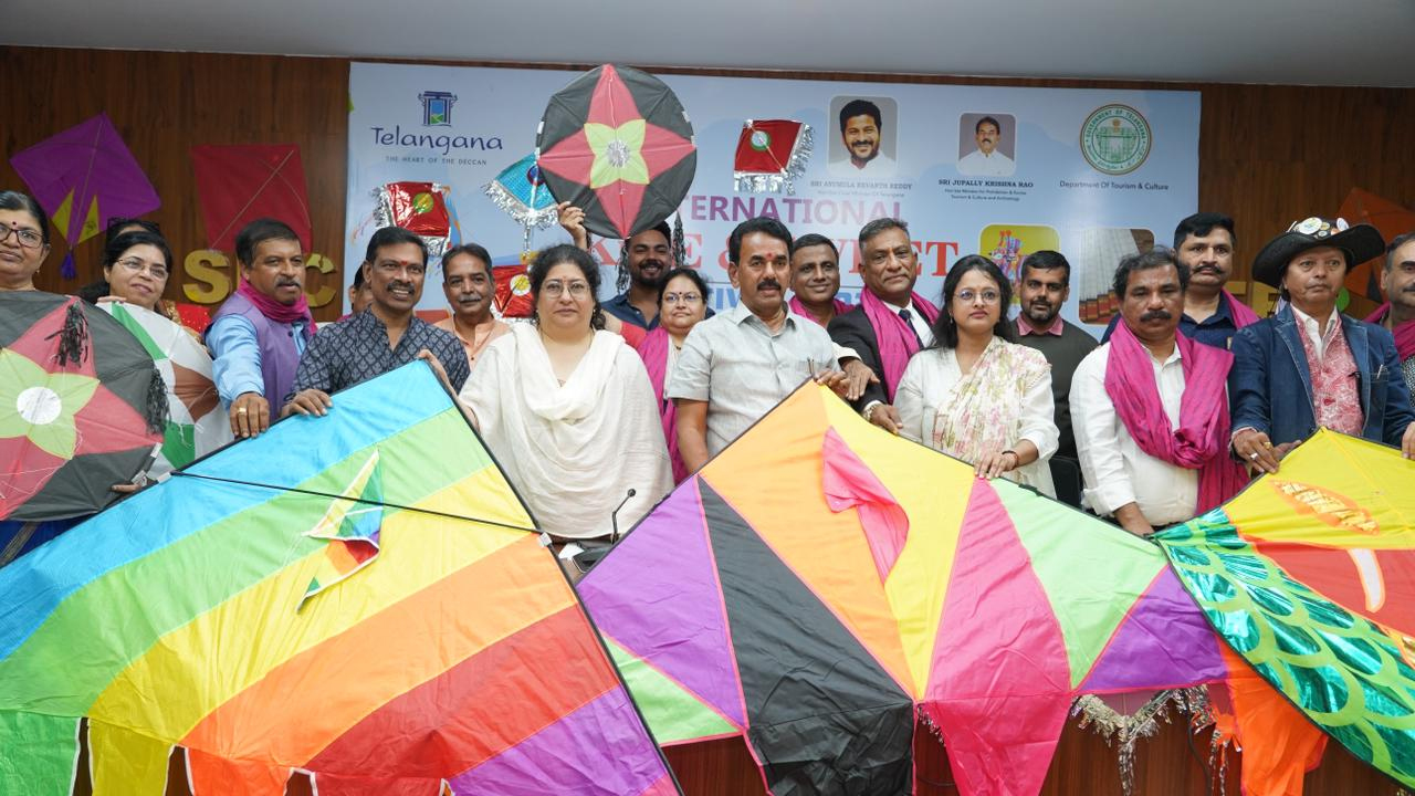 Kite Festival | ఇంట‌ర్నేష‌న‌ల్ కైట్ ఫెస్టివ‌ల్‌ను విజయవంతం చేయండి.. మంత్రి జూపల్లి పిలుపు..