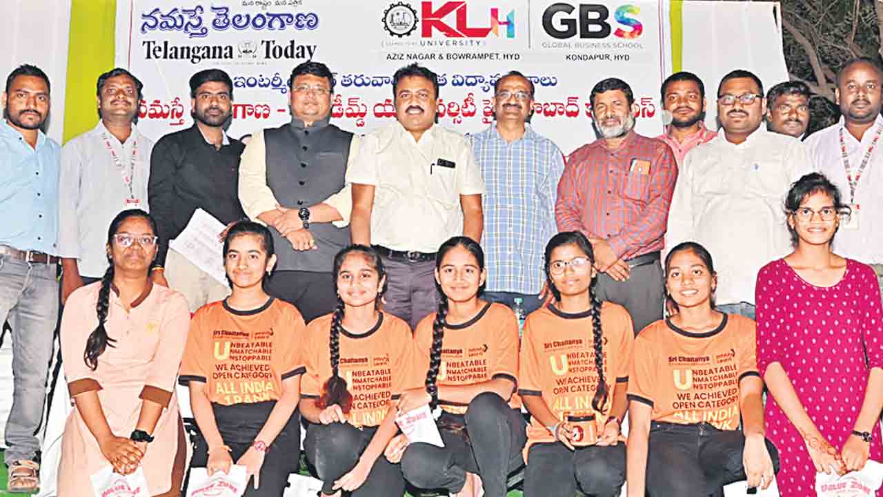 డ్యూయల్‌ డిగ్రీతో బంగారు భవిష్యత్తు