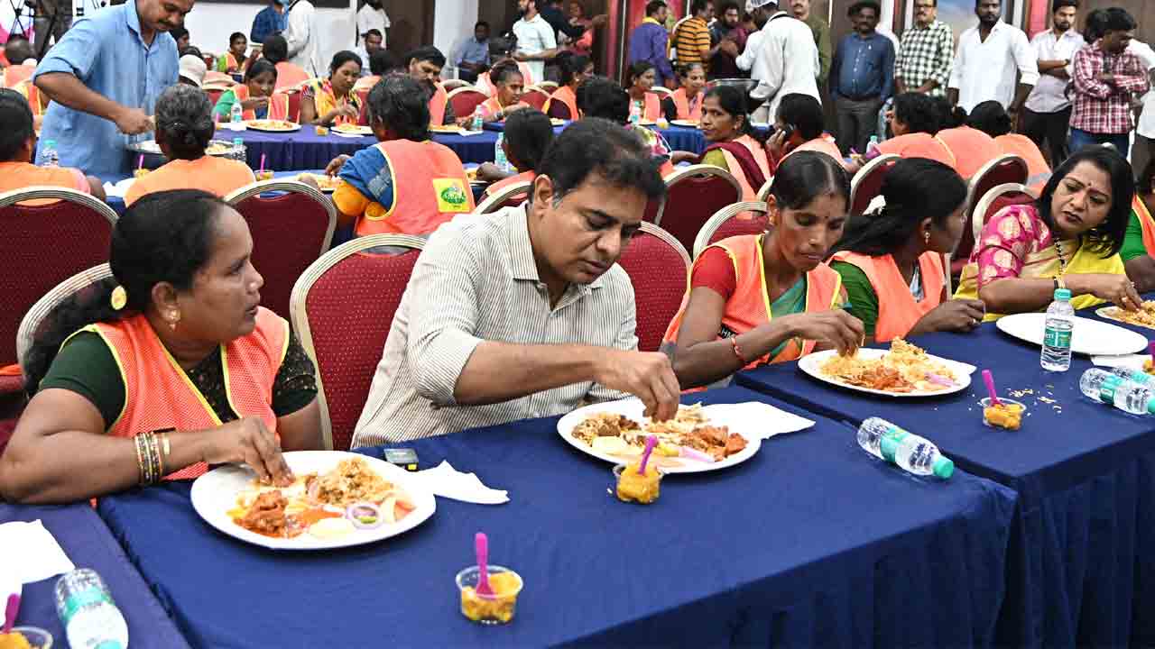 KTR | పారిశుద్ధ్య కార్మికుల గౌరవం పెంచాం.. భవిష్యత్తులోనూ అండగా ఉంటాం: కేటీఆర్‌