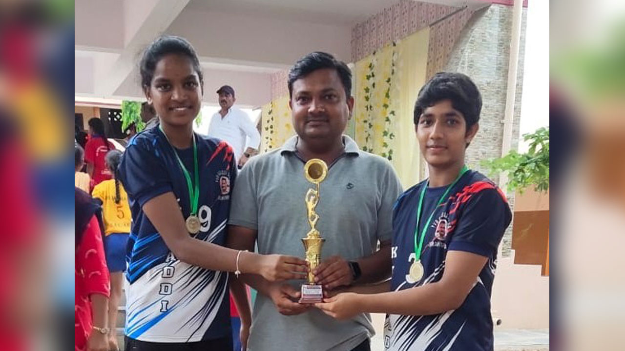 జాతీయ స్థాయి కబడ్డీ పోటీలకు ‘ఆదర్శ’ విద్యార్థులు