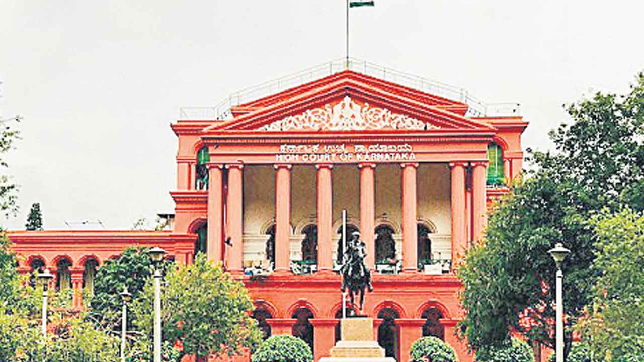Karnataka | ఆ ఇద్దరు దైవాంశ సంభూతులే.. ప్రమాణ స్వీకారం చేస్తే తప్పు కాదు: కర్ణాటక హైకోర్టు