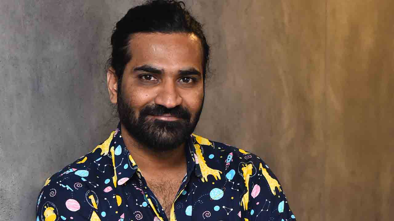 హీరోకు శాపం ఉంటే..