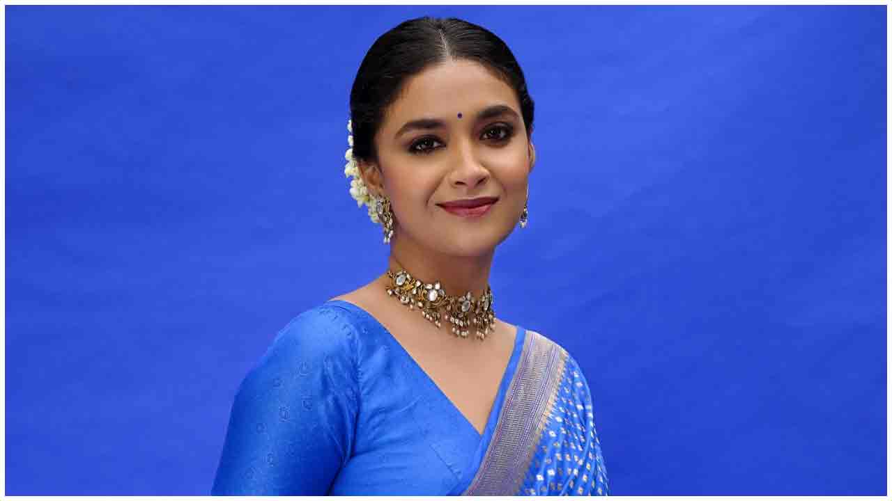 Keerthy Suresh | కొప్పున పూలెట్టుకొని మురిసిపోతున్న కీర్తి సురేష్..
