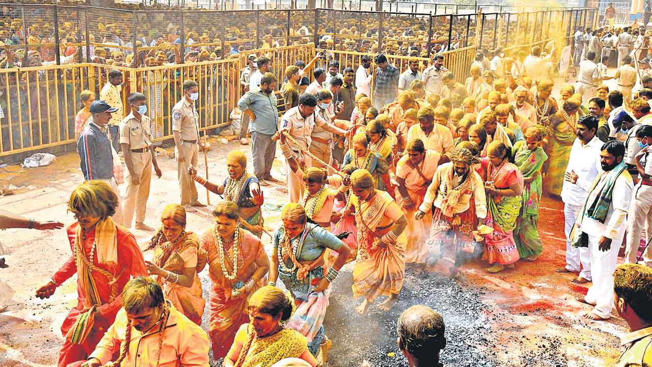 పసుపుమయం మల్లన్న క్షేత్రం